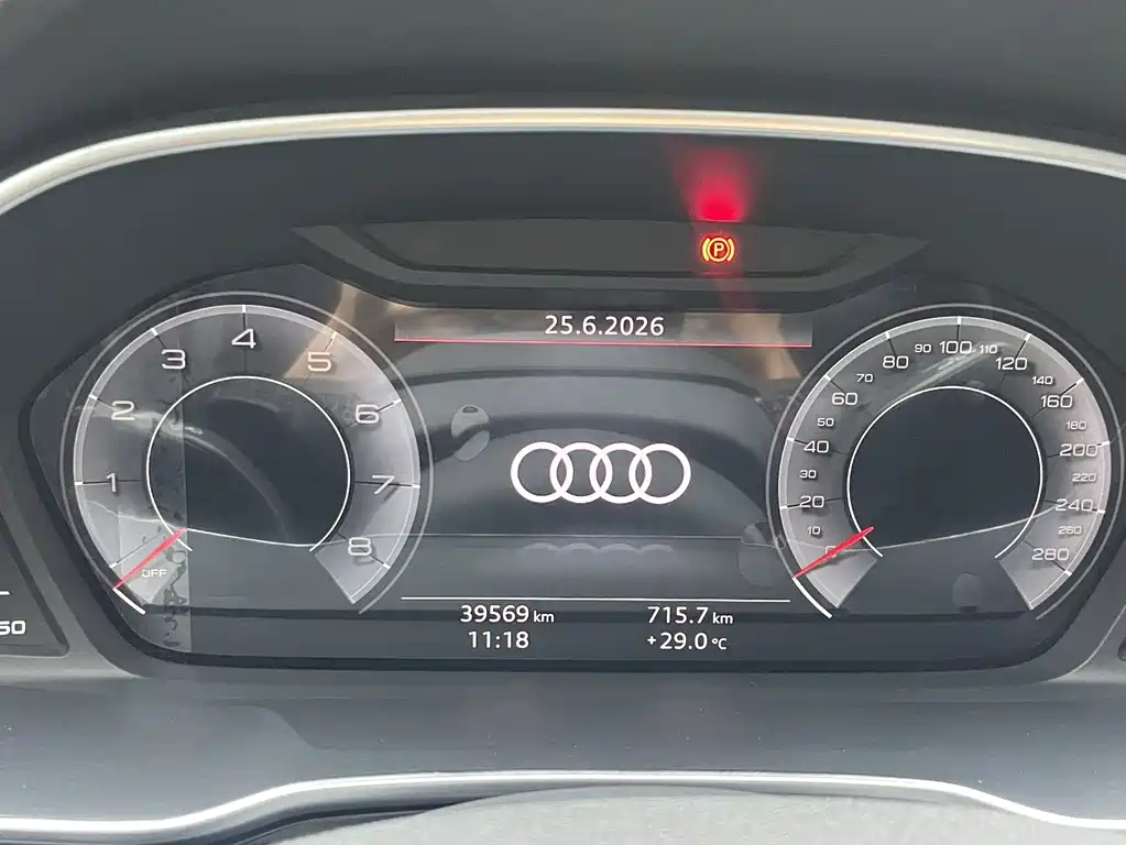 Audi Q3 — фото 24