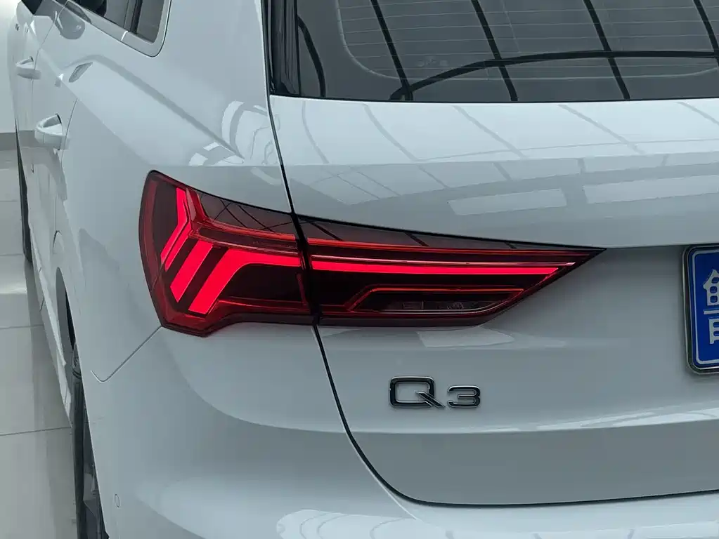 Audi Q3 — фото 7