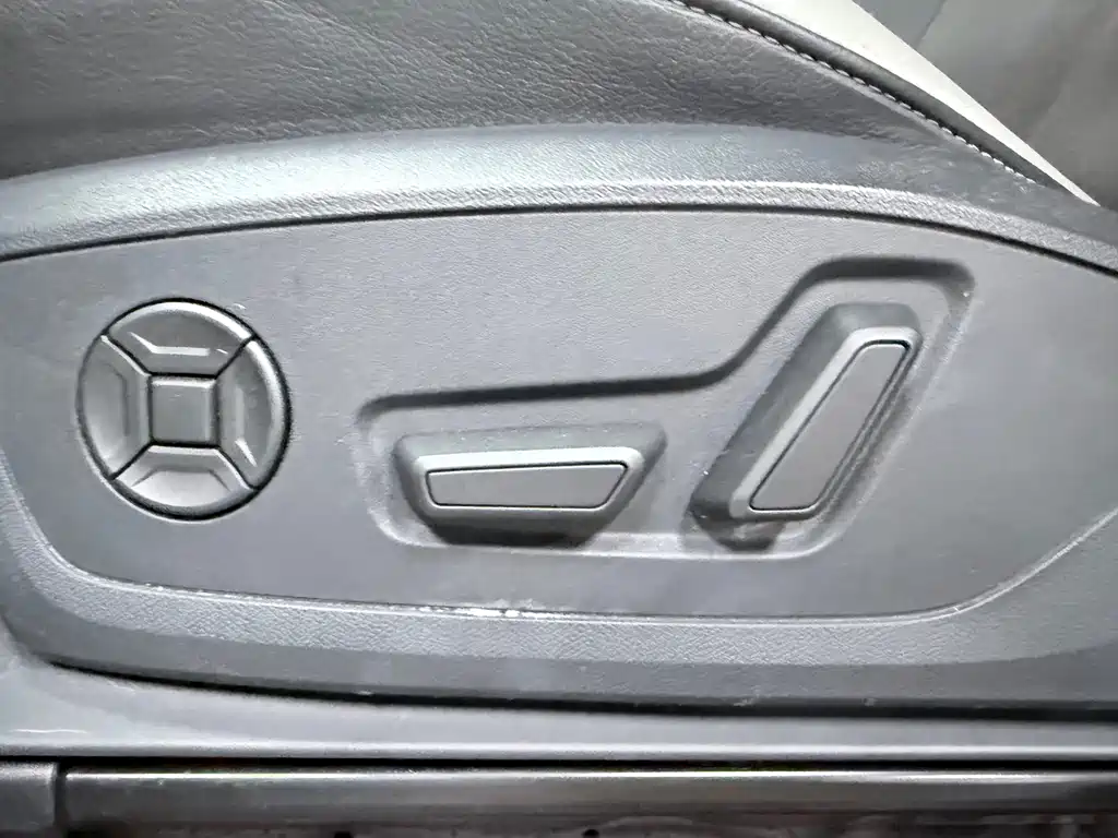 Audi Q3 — фото 21