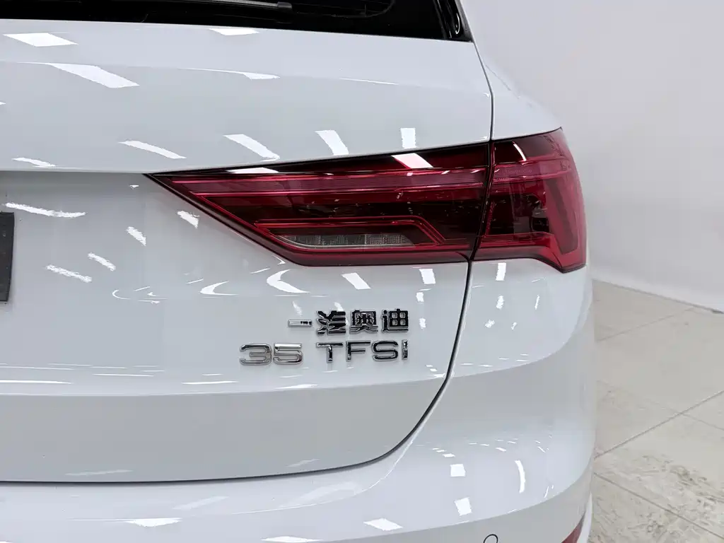 Audi Q3 — фото 9