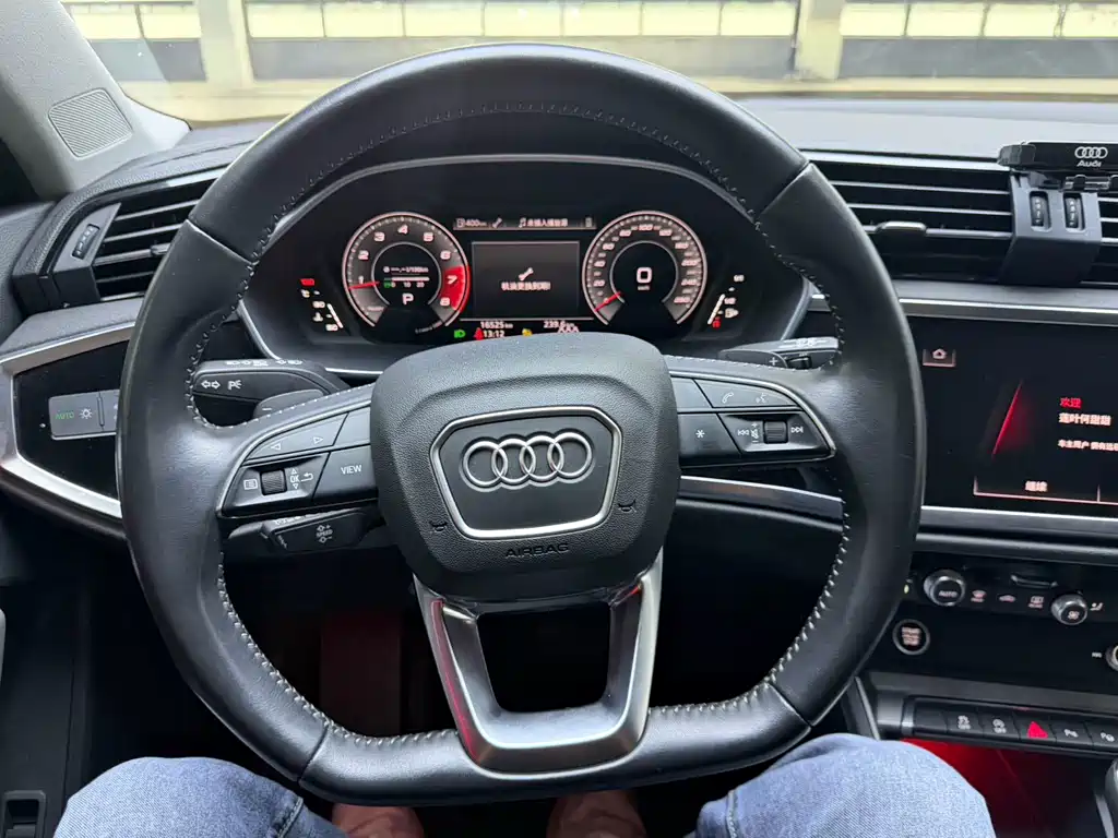 Audi Q3 — фото 5