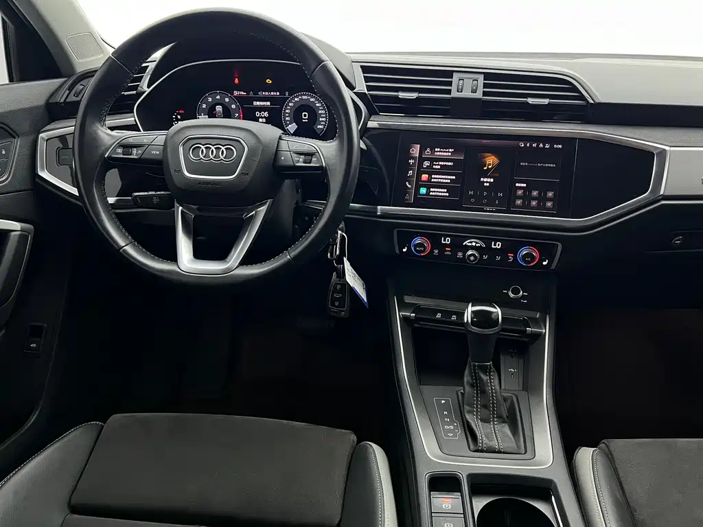 Audi Q3 — фото 19