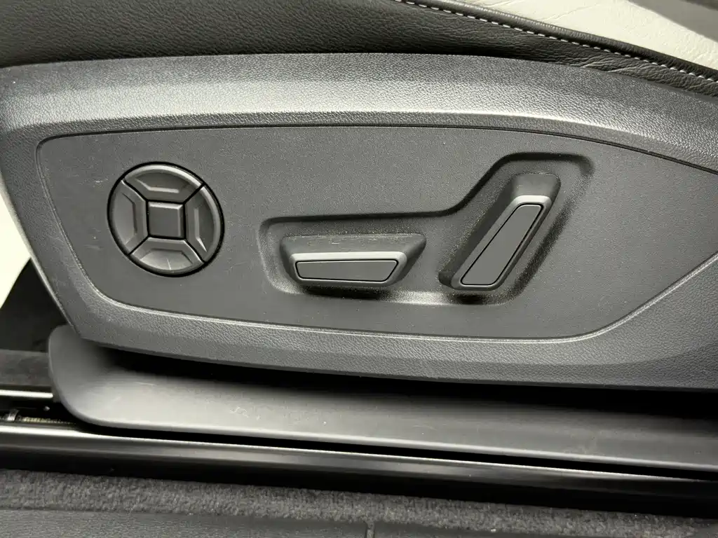 Audi Q3 — фото 8