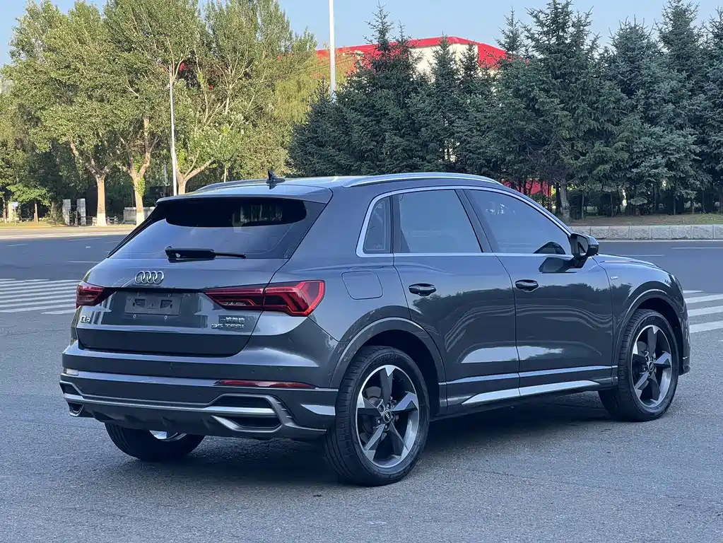 Audi Q3 — фото 9