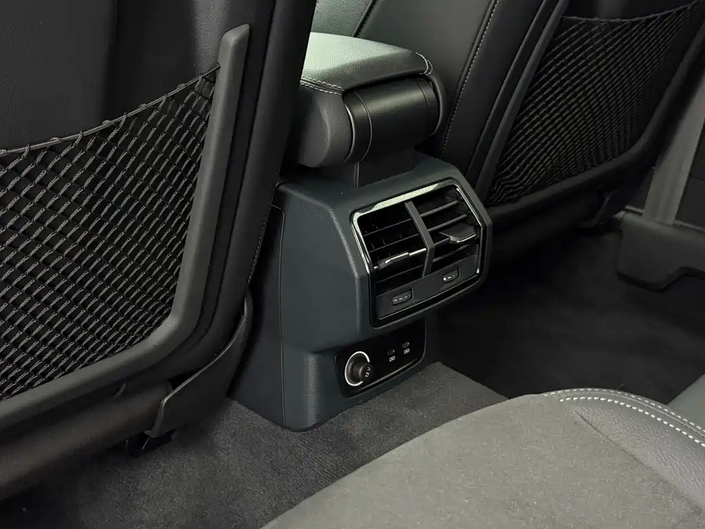 Audi Q3 — фото 15