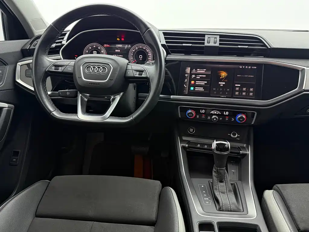 Audi Q3 — фото 10