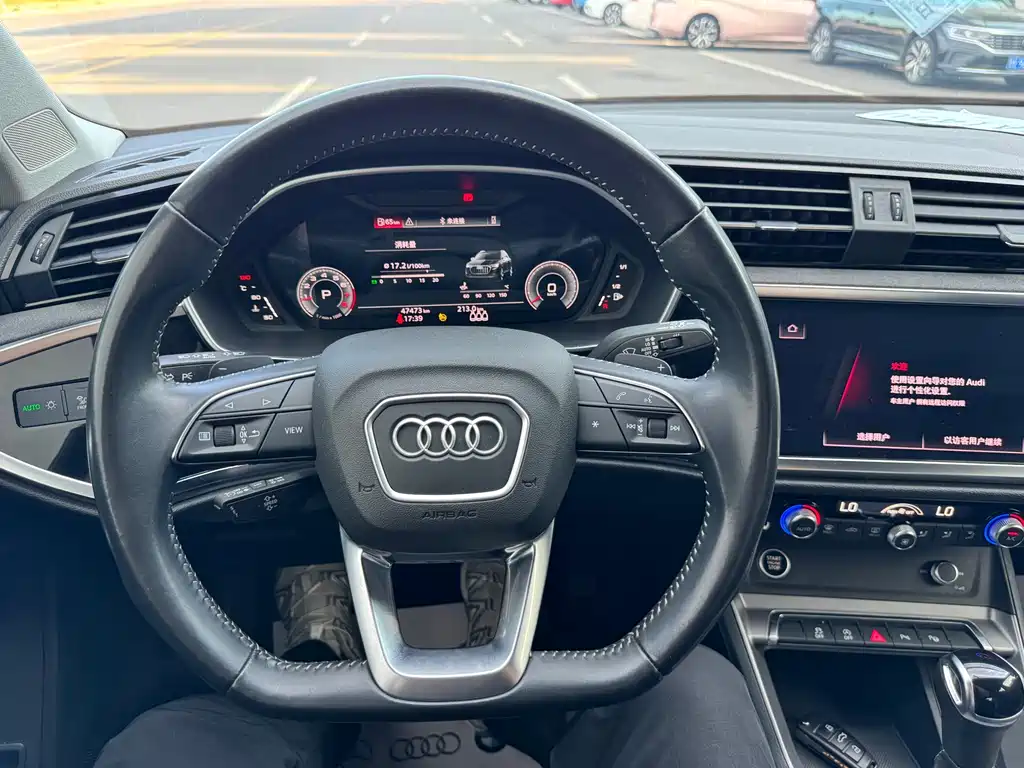 Audi Q3 — фото 13