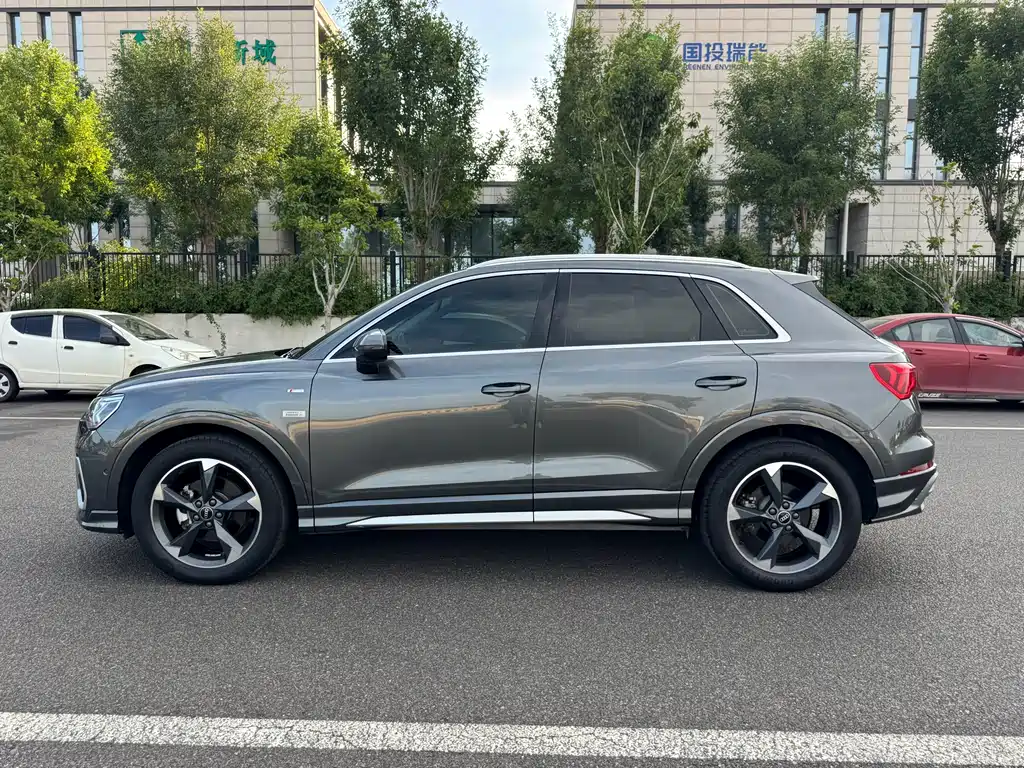 Audi Q3 — фото 4