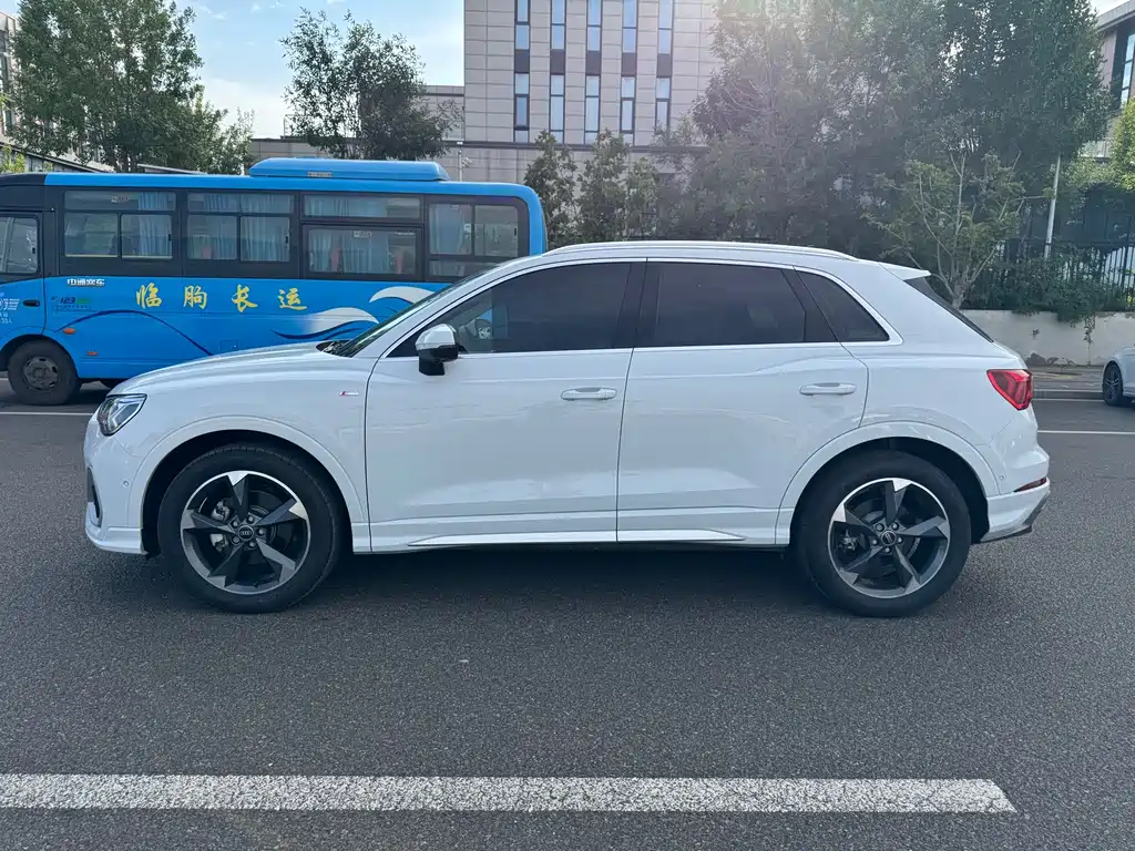 Audi Q3 — фото 4