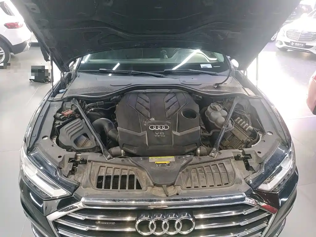 Audi A8 — фото 16