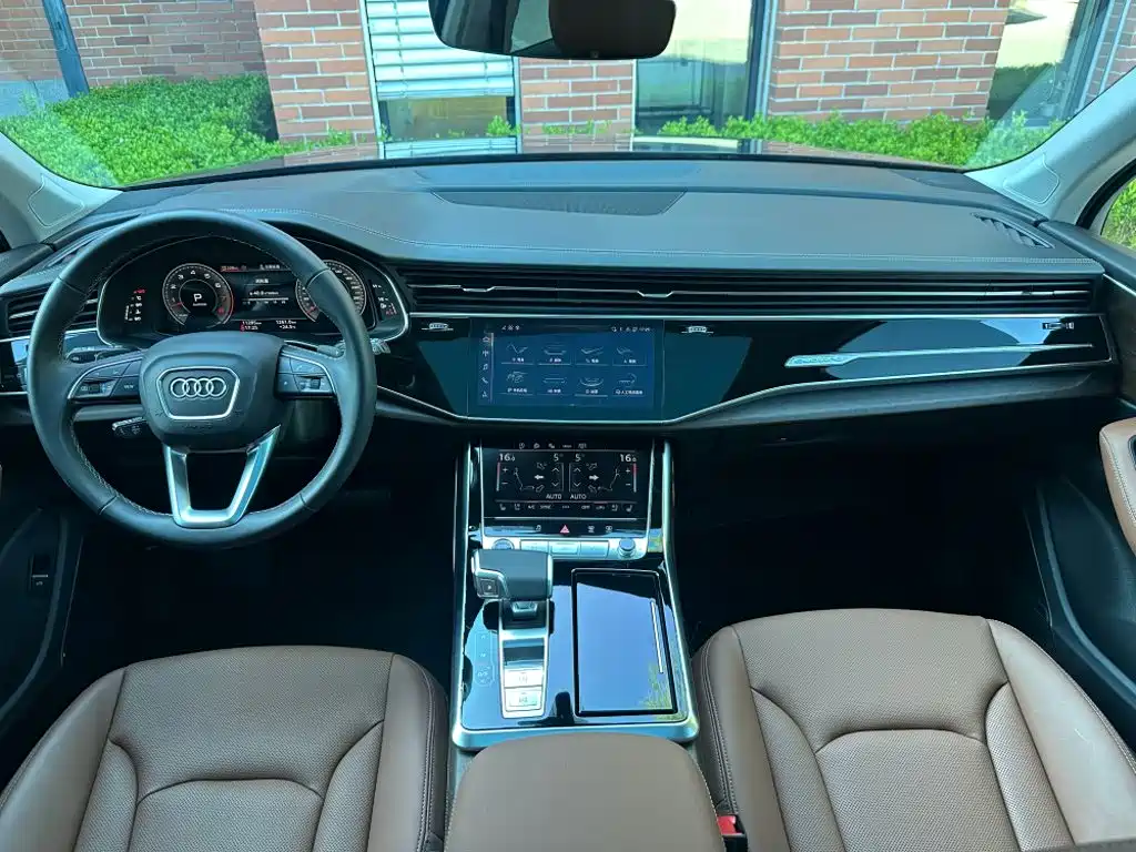Audi Q7 — фото 5