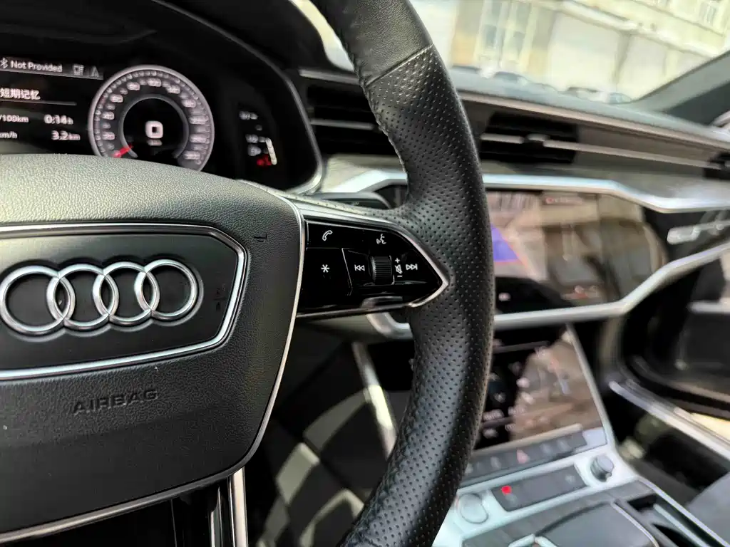 Audi A6L — фото 9