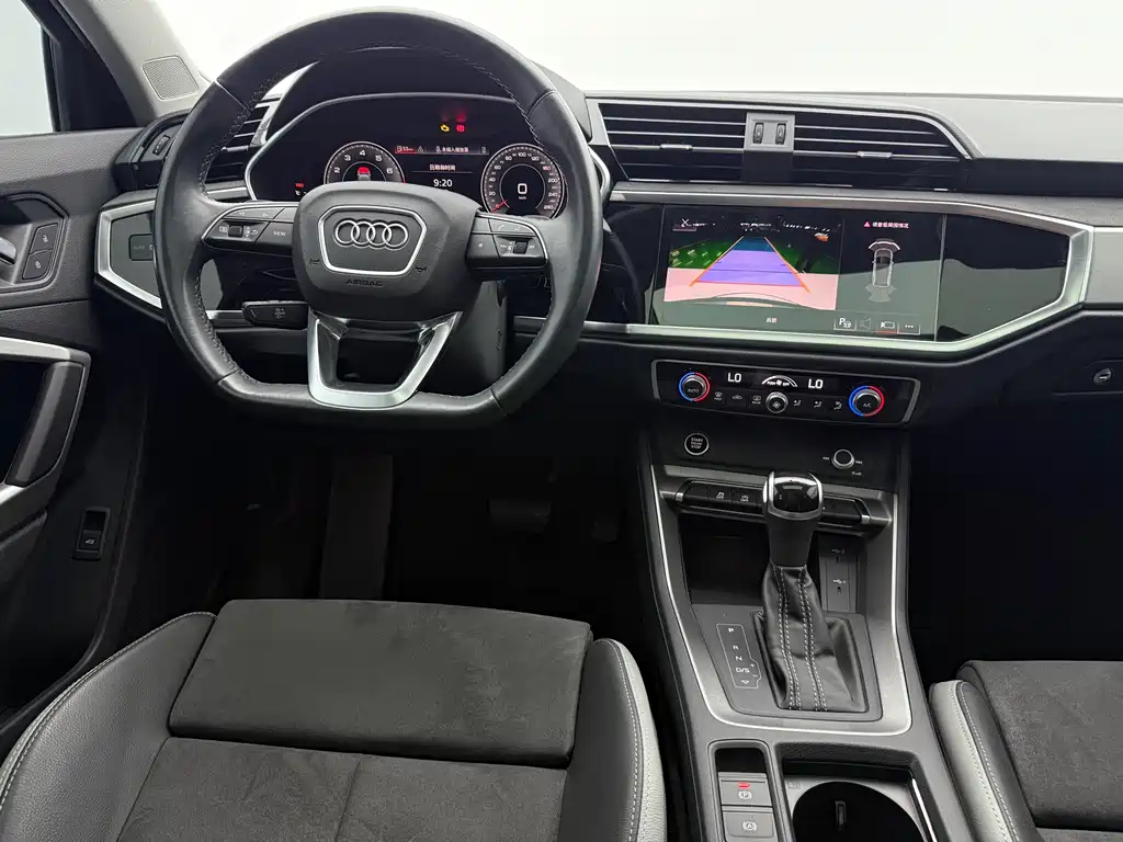 Audi Q3 — фото 10