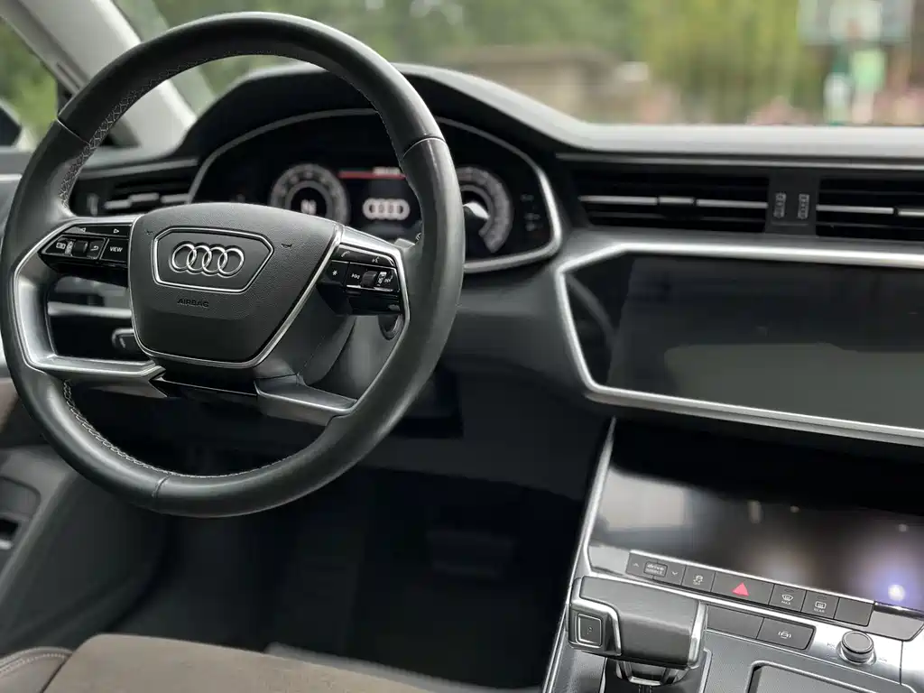 Audi A7L — фото 13