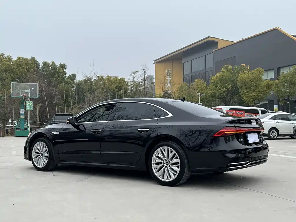 Audi A7L — фото 3