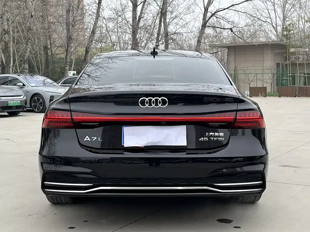 Audi A7L — фото 6