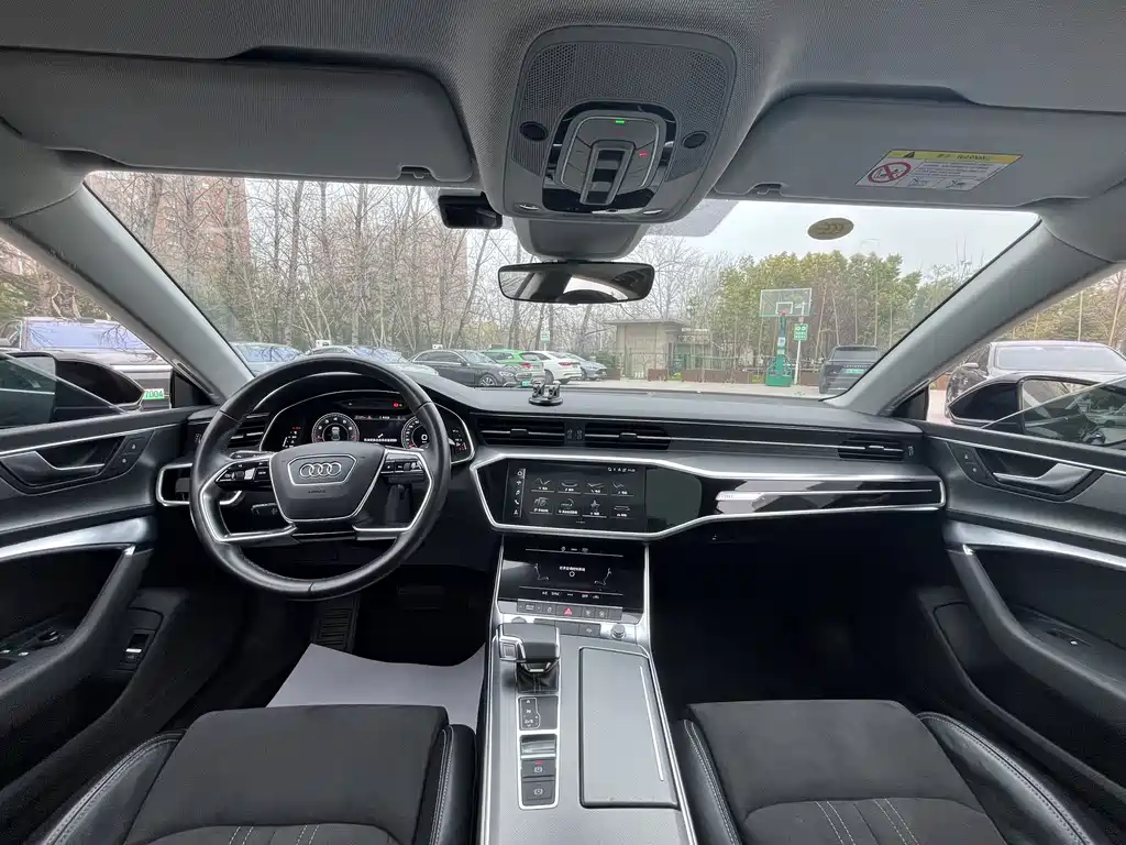 Audi A7L — фото 9