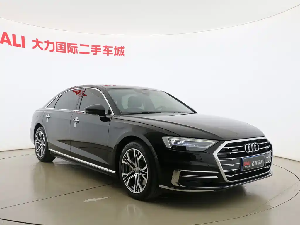 Audi A8 — фото 3