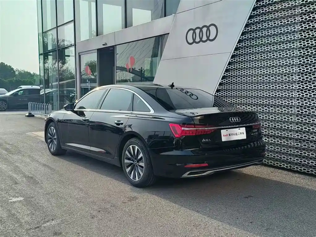Audi A6L — фото 5