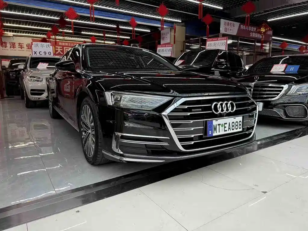 Audi A8 — фото 2
