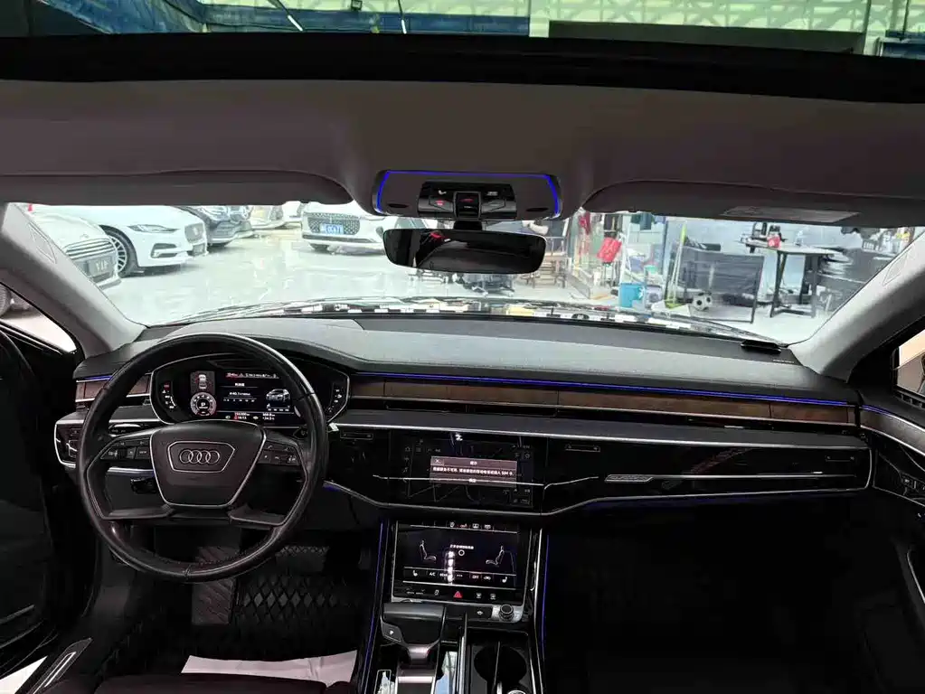 Audi A8 — фото 4