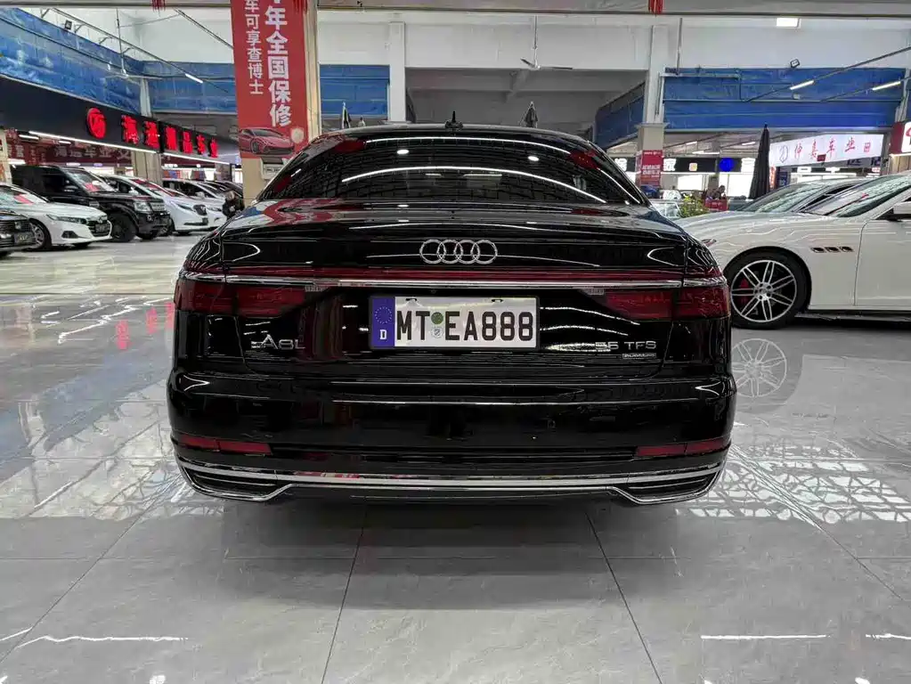 Audi A8 — фото 8