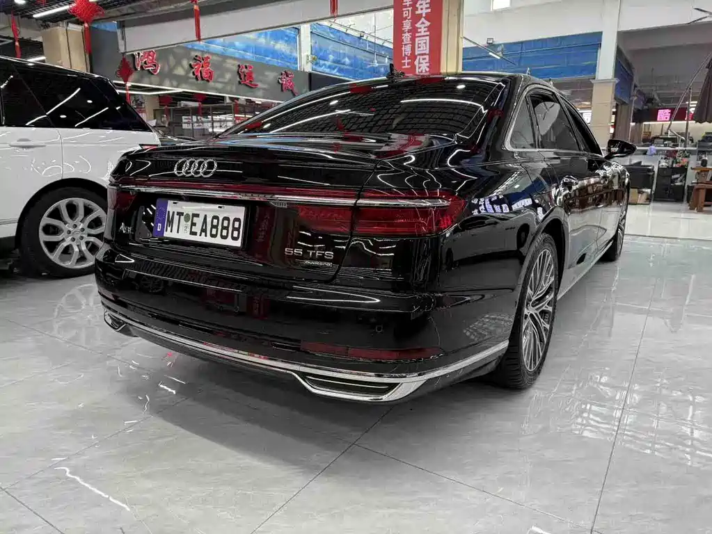 Audi A8 — фото 9