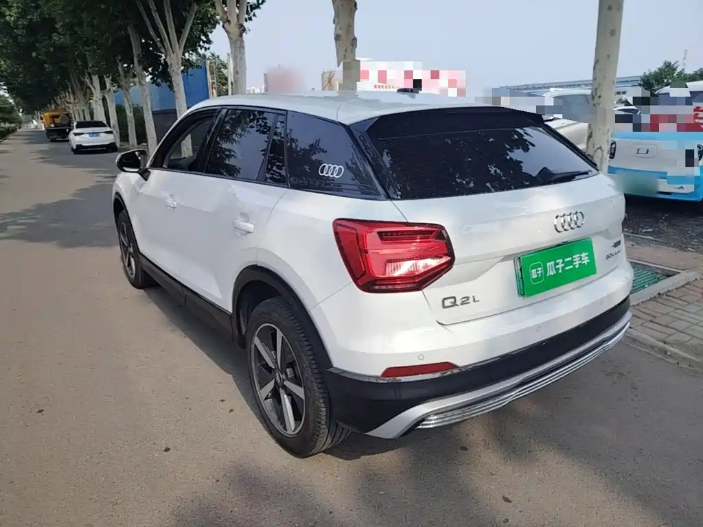 Audi Q2L e-tron — фото 5
