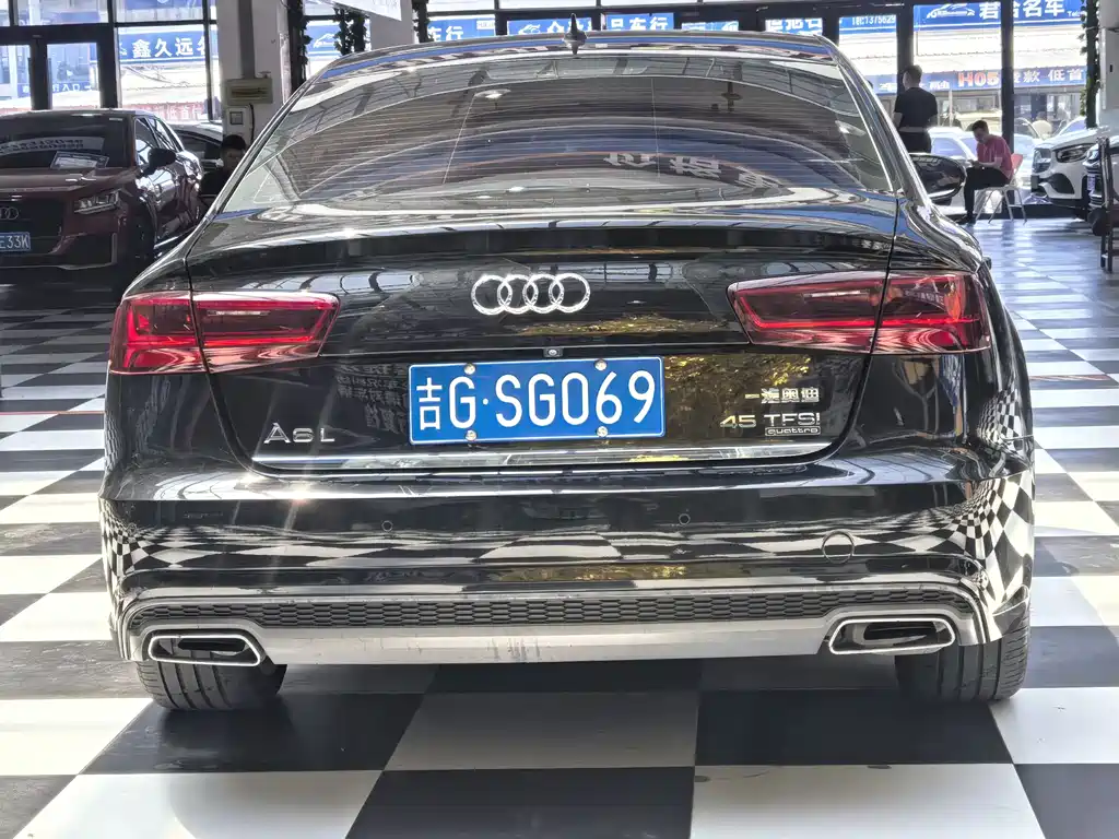 Audi A6L — фото 5