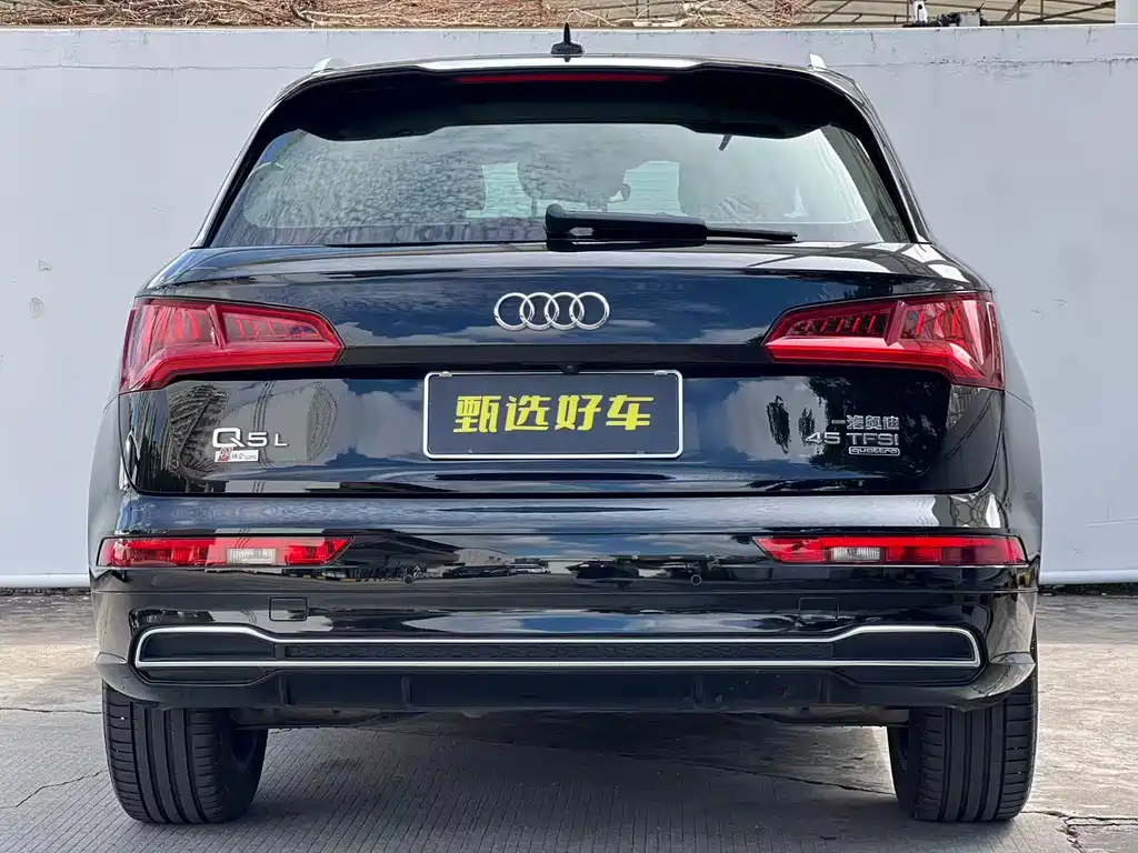 Audi Q5L — фото 9