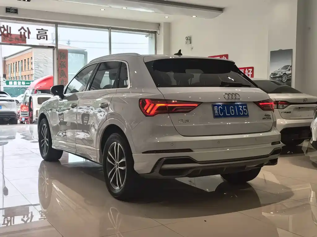 Audi Q3 — фото 19