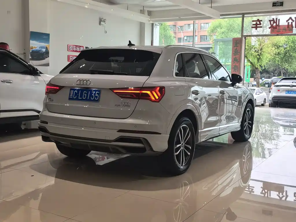 Audi Q3 — фото 21