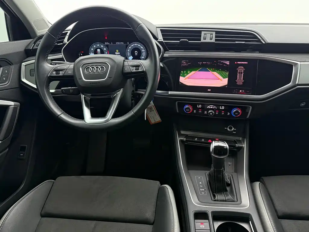 Audi Q3 — фото 10