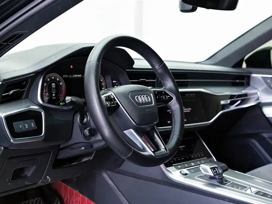 Audi A6L — фото 10