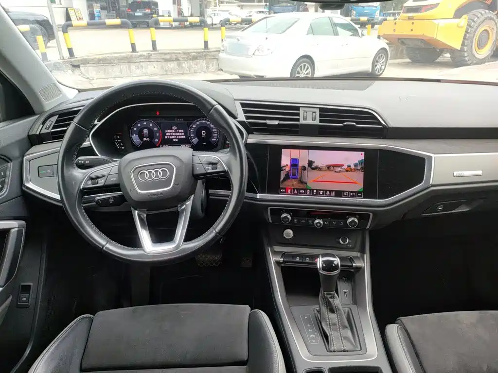 Audi Q3 — фото 6