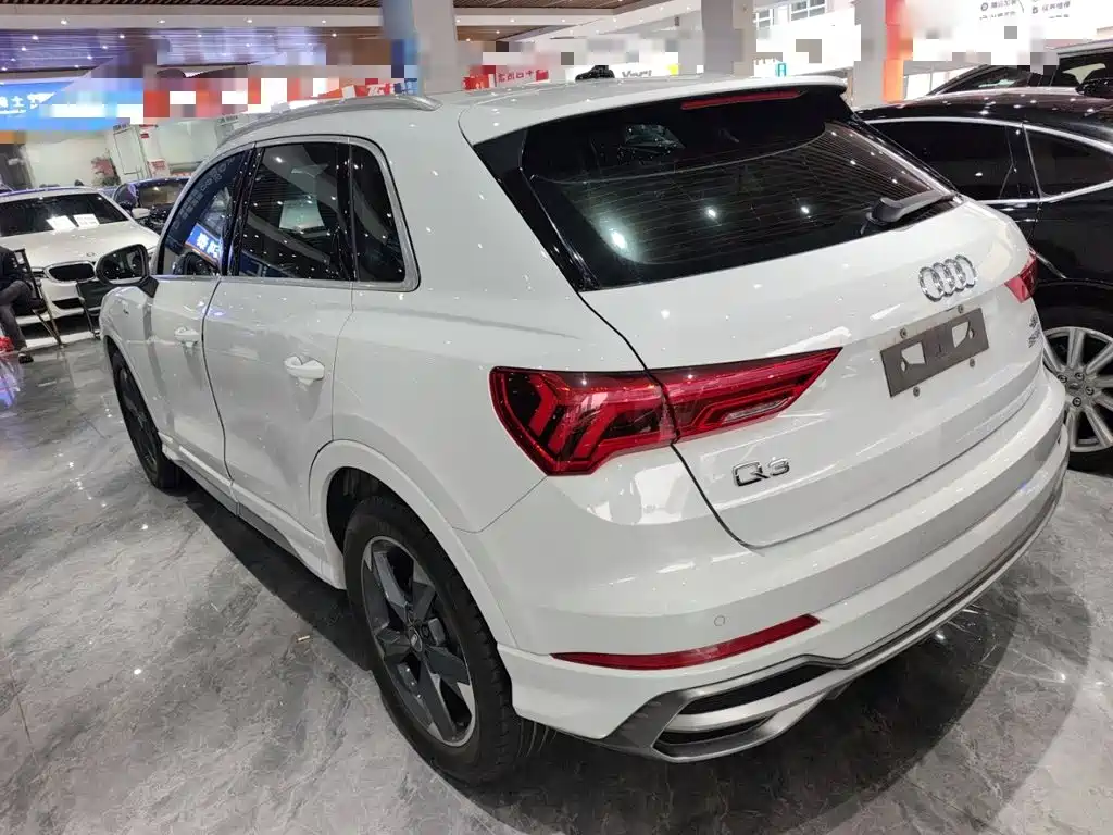 Audi Q3 — фото 23
