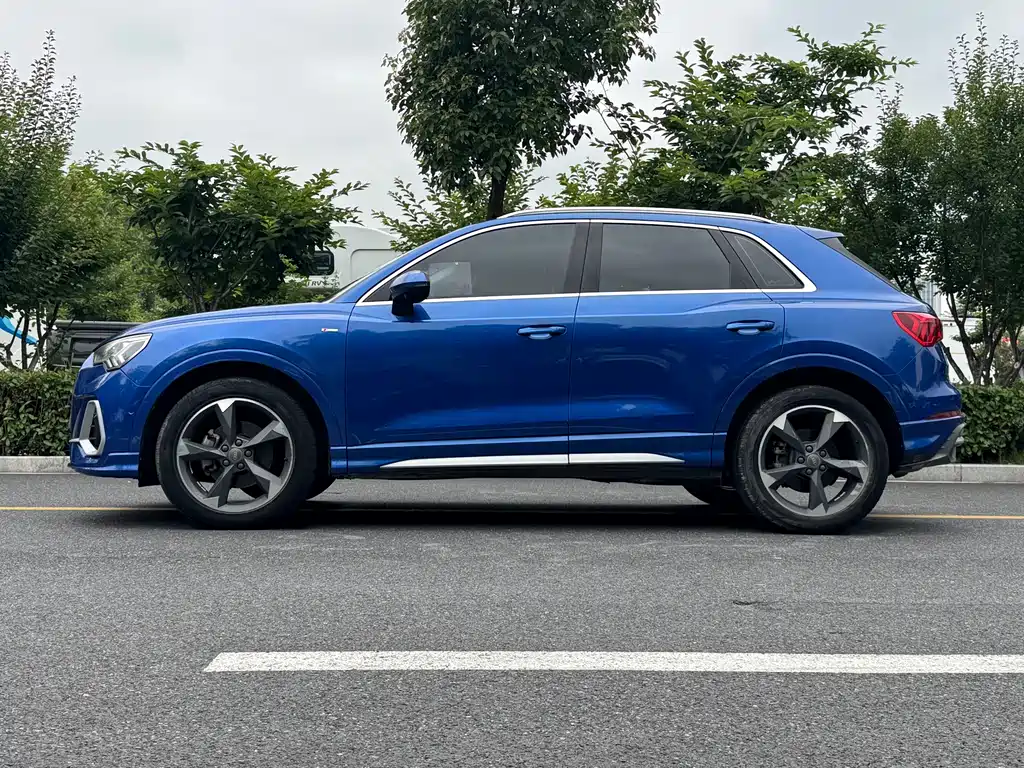 Audi Q3 — фото 7