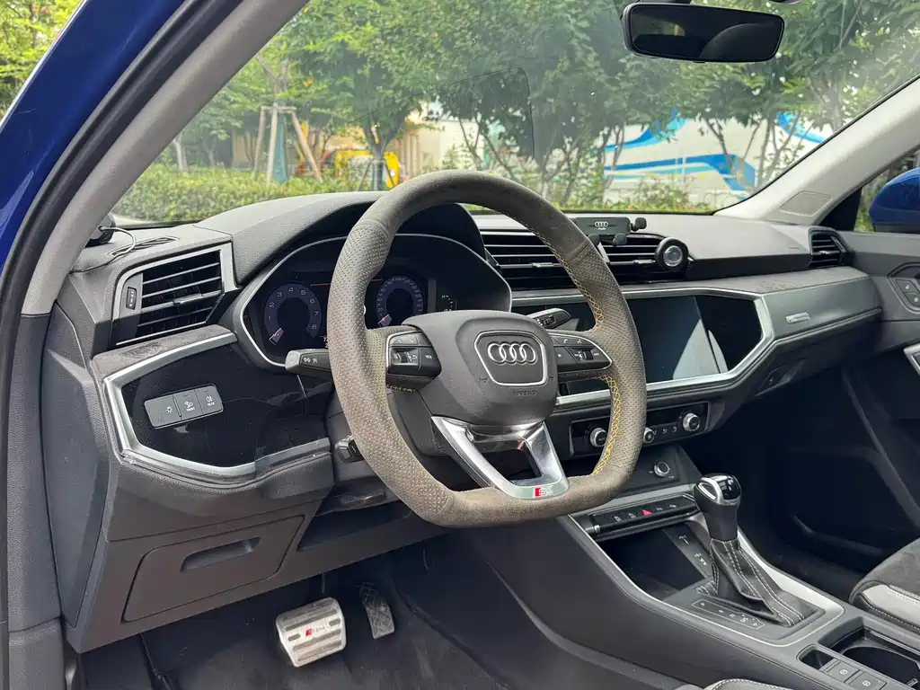 Audi Q3 — фото 8