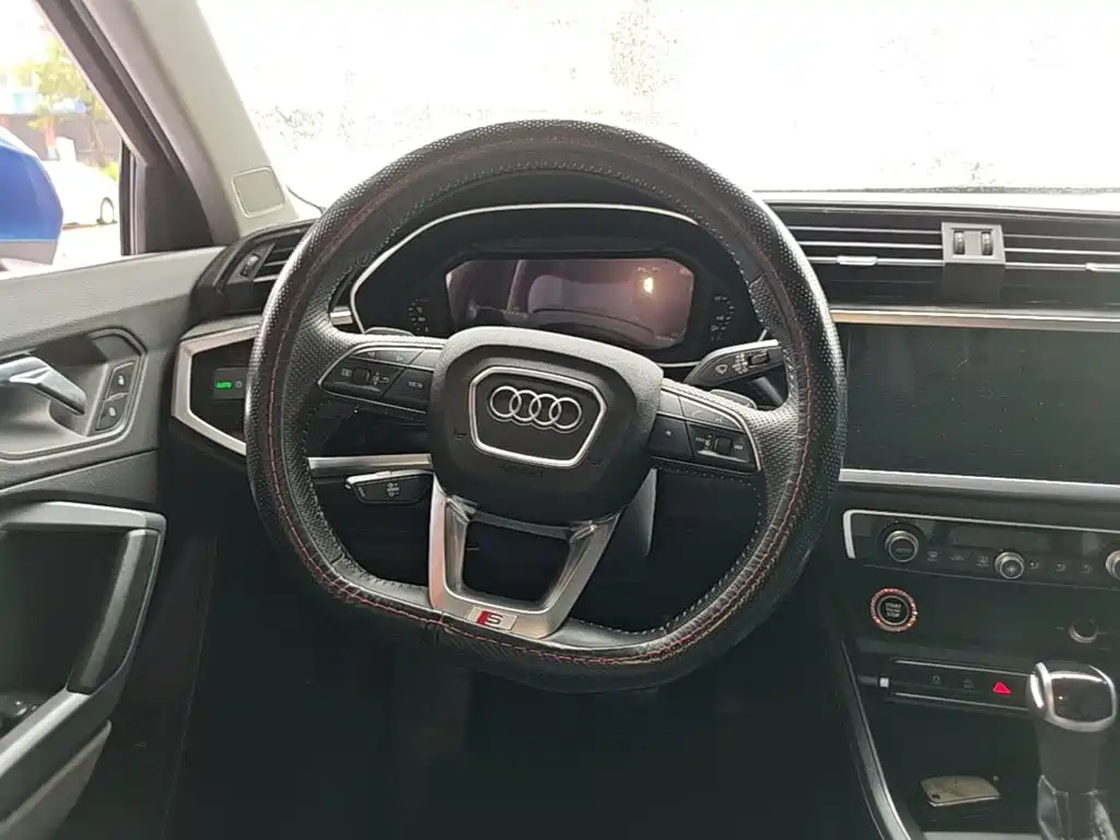 Audi Q3 Sportback — фото 7