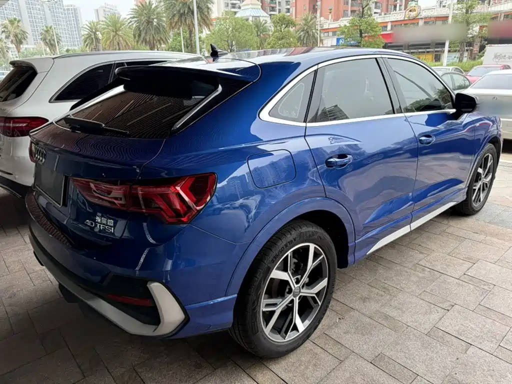 Audi Q3 Sportback — фото 10