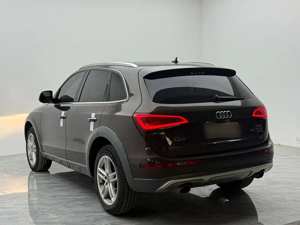 Audi Q5 — фото 8