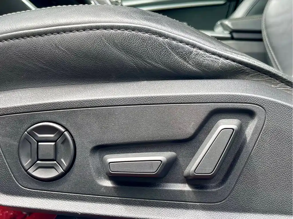 Audi A6L — фото 13