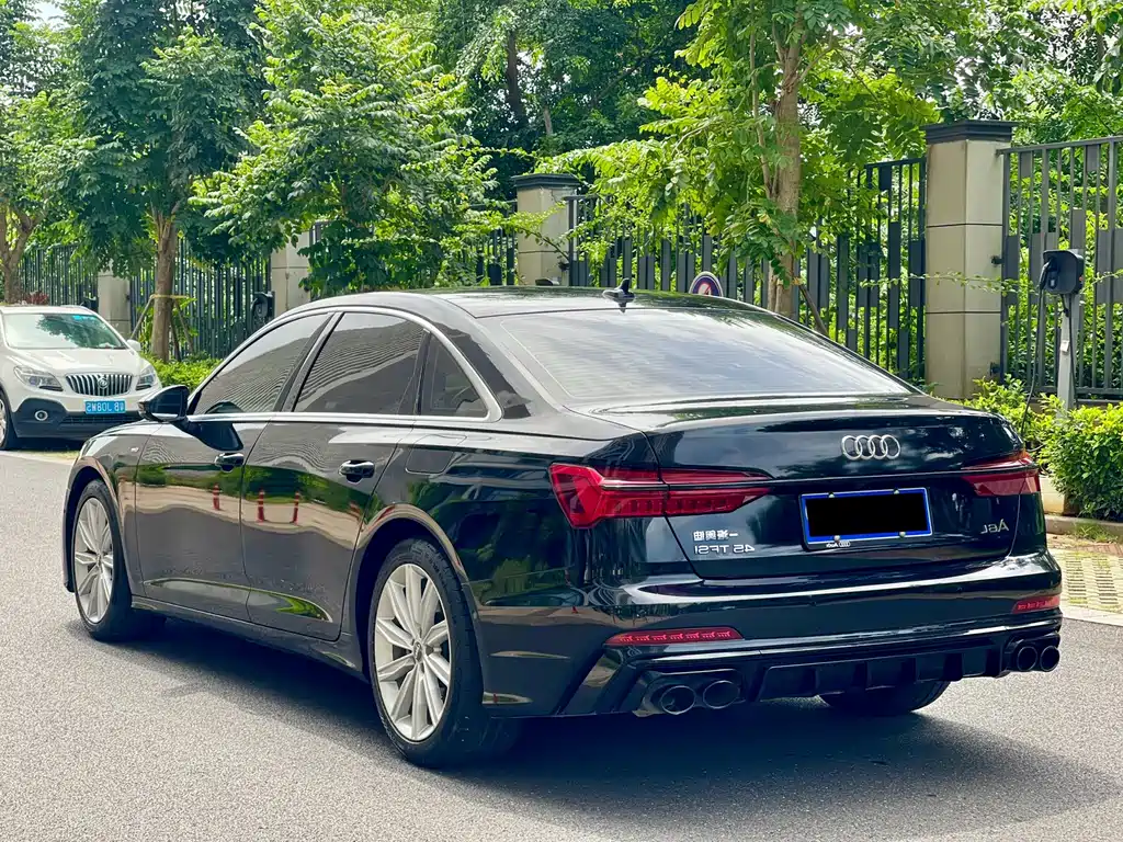 Audi A6L — фото 7