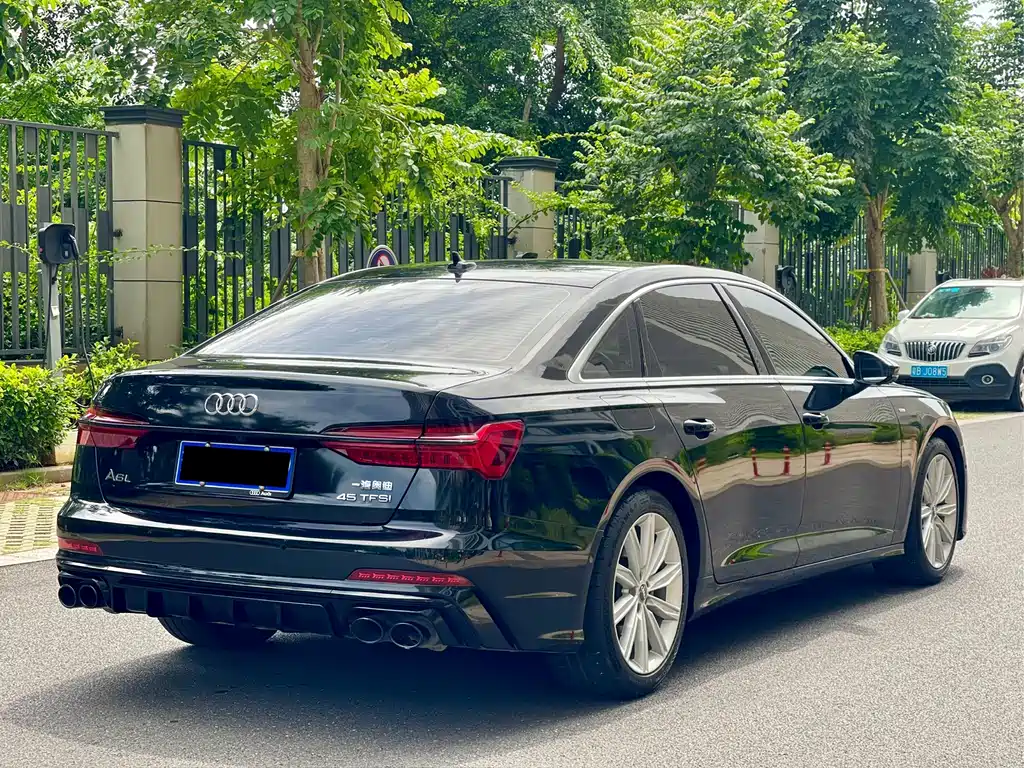 Audi A6L — фото 9