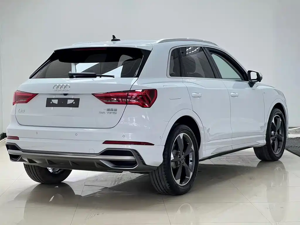 Audi Q3 — фото 6