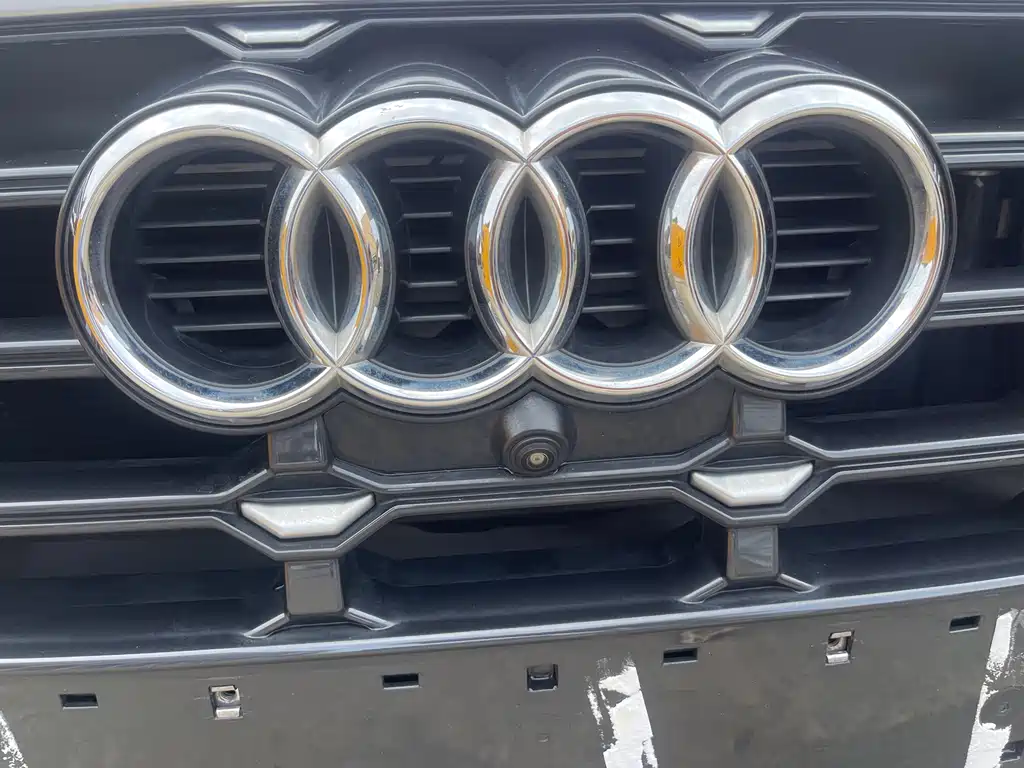 Audi Q3 — фото 14