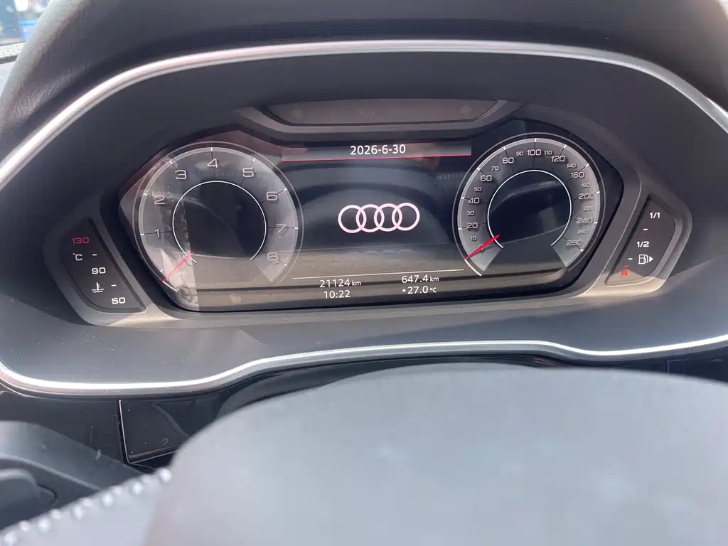 Audi Q3 — фото 18