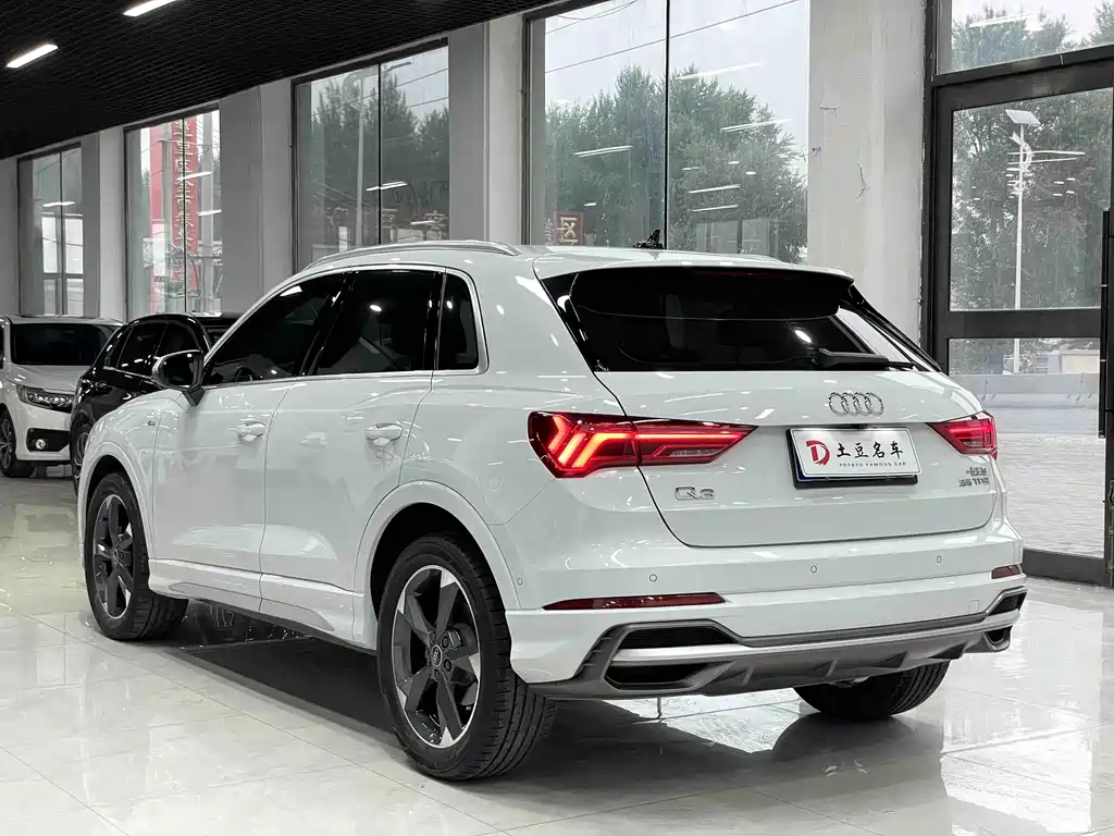 Audi Q3 — фото 4