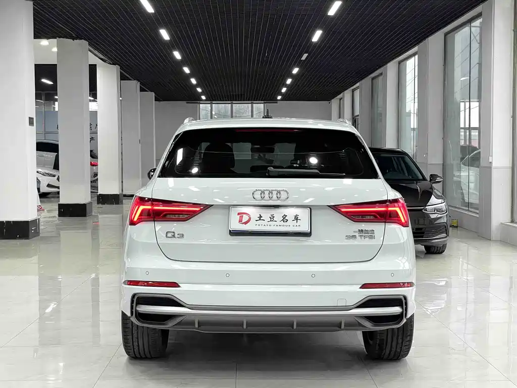 Audi Q3 — фото 5
