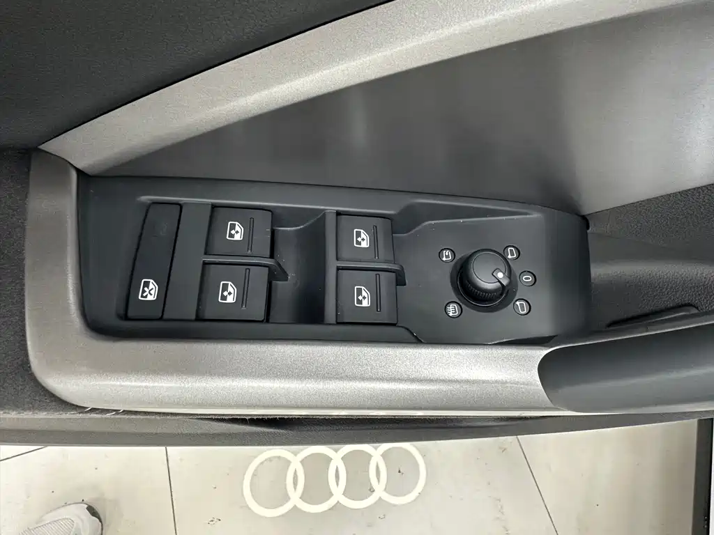 Audi Q3 — фото 17
